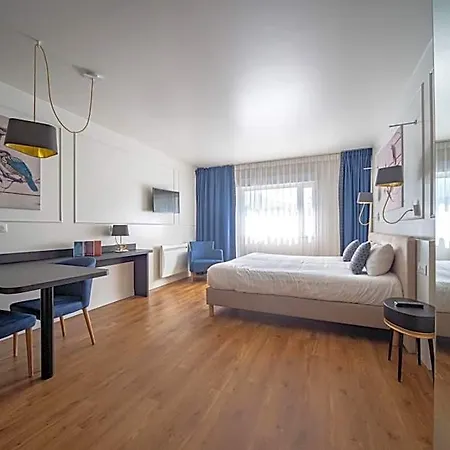 Rive Droite Aparthotel